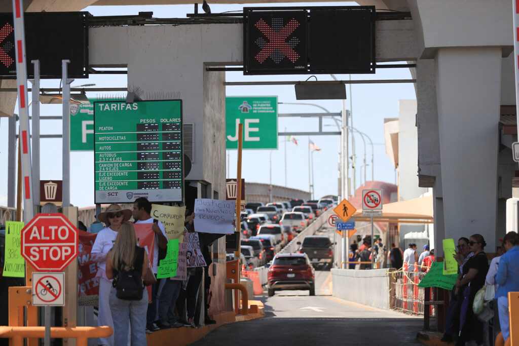 Protestas a un mes del hallazgo de 386 cuerpos en crematorio de Ciudad Juárez - protestas-a-un-mes-del-hallazgo-de-386-cuerpos-en-crematorio-de-ciudad-juarez-3-1024x683
