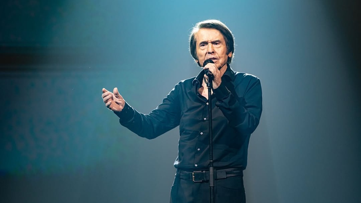 Raphael celebra con video el exitoso inicio de su gira por España