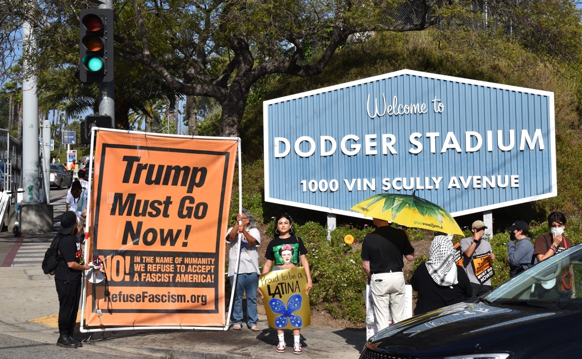 Fiscales refuerzan demanda contra las redadas del ICE en Los Ángeles