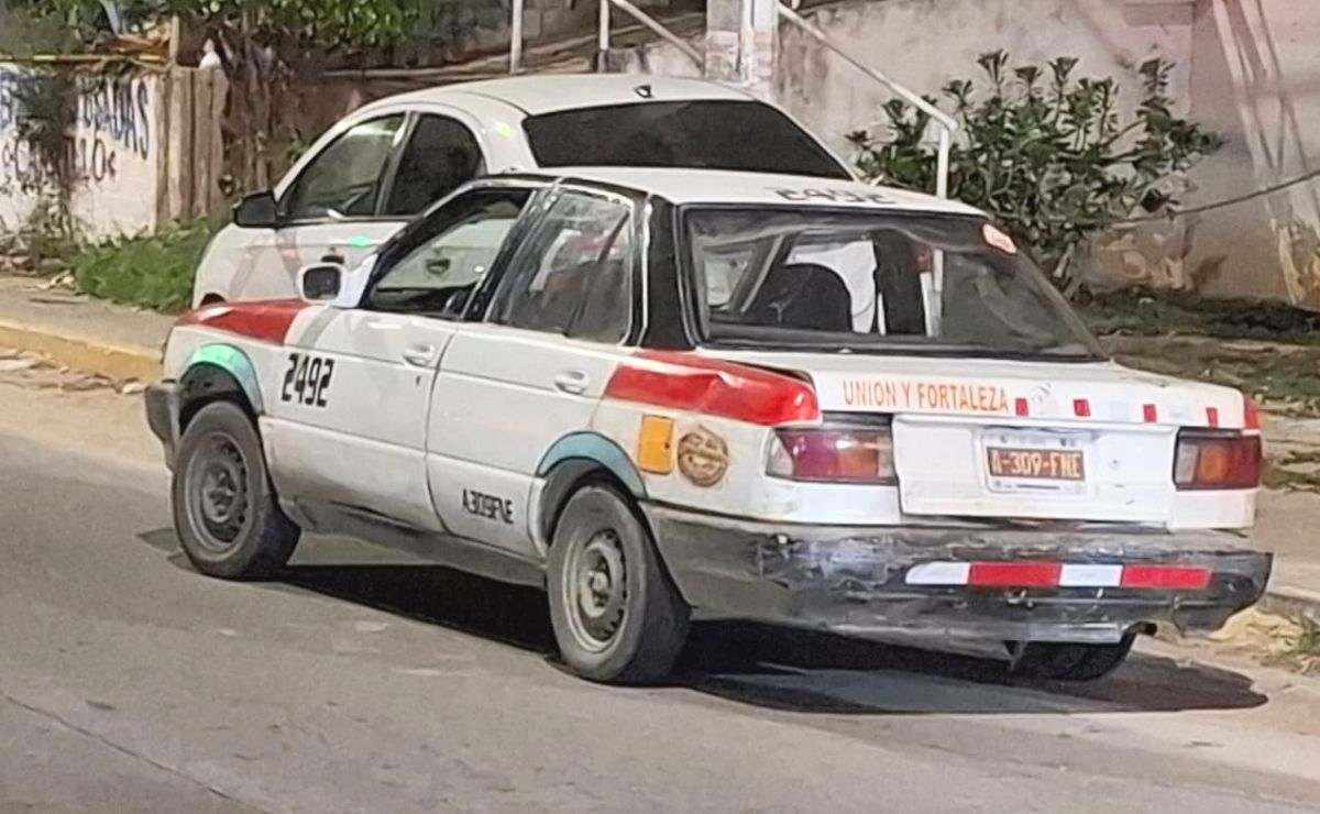 Abandonan cuerpos de pareja al interior de taxi en Acapulco Abandonan cuerpos de pareja al interior de taxi en Acapulco