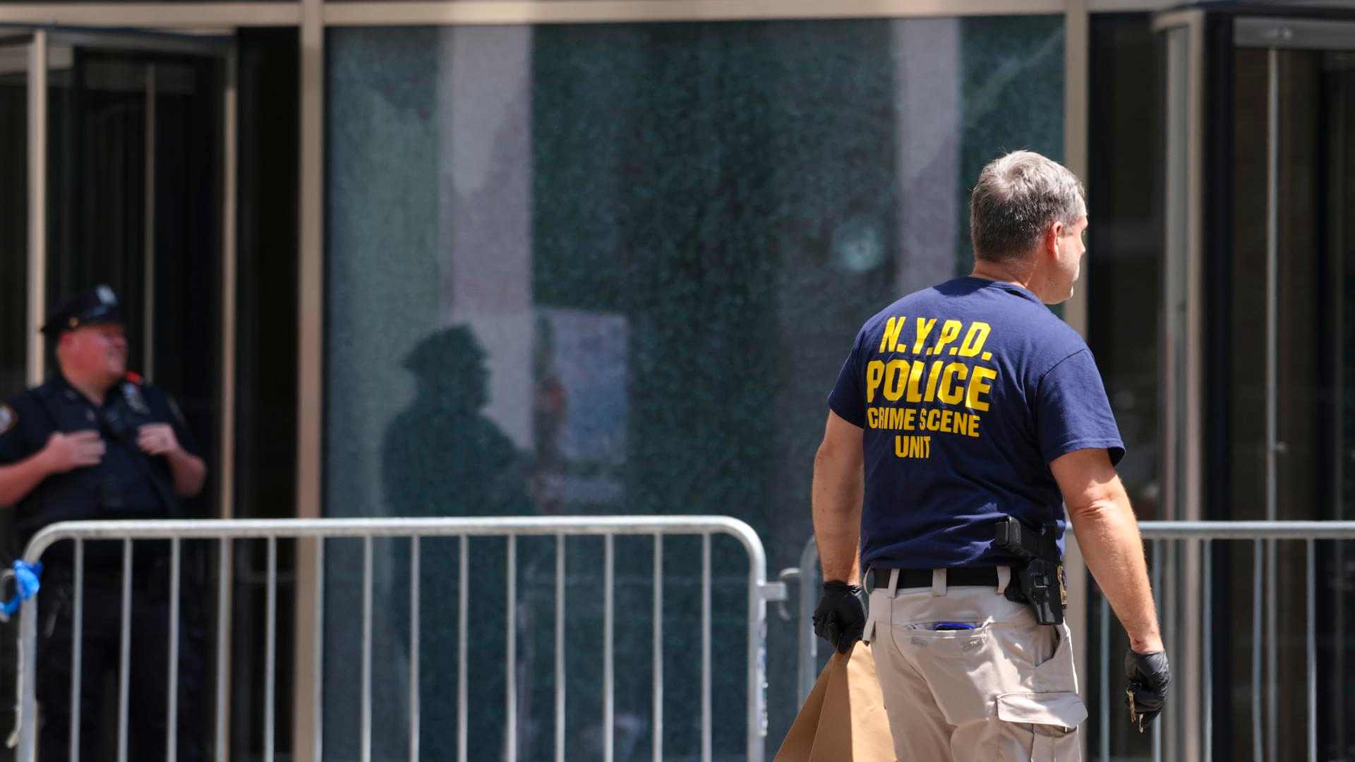 Un policía, agente de seguridad y una ejecutiva: Estas son las víctimas del tiroteo de Nueva York