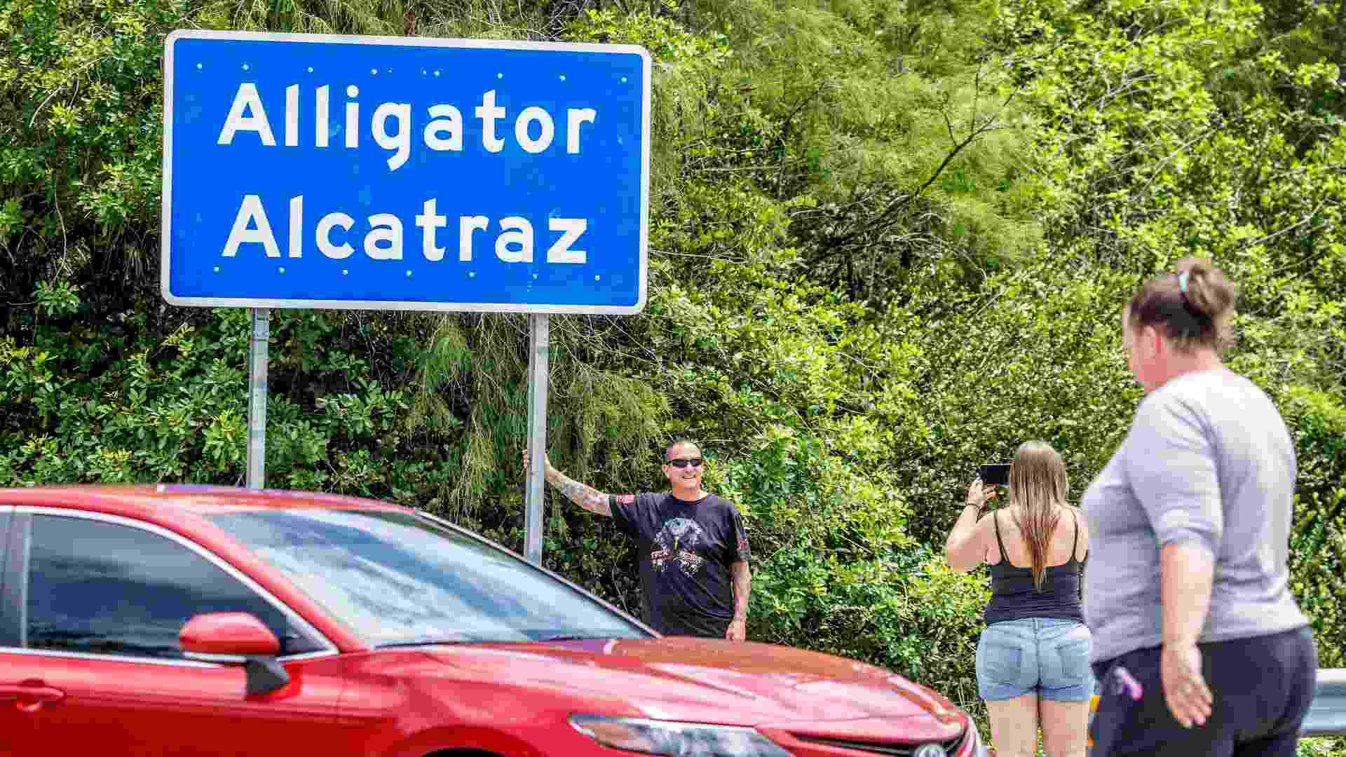 Criminalizan a migrantes; detienen a mexicanos y los mandan a ‘Alligator Alcatraz’