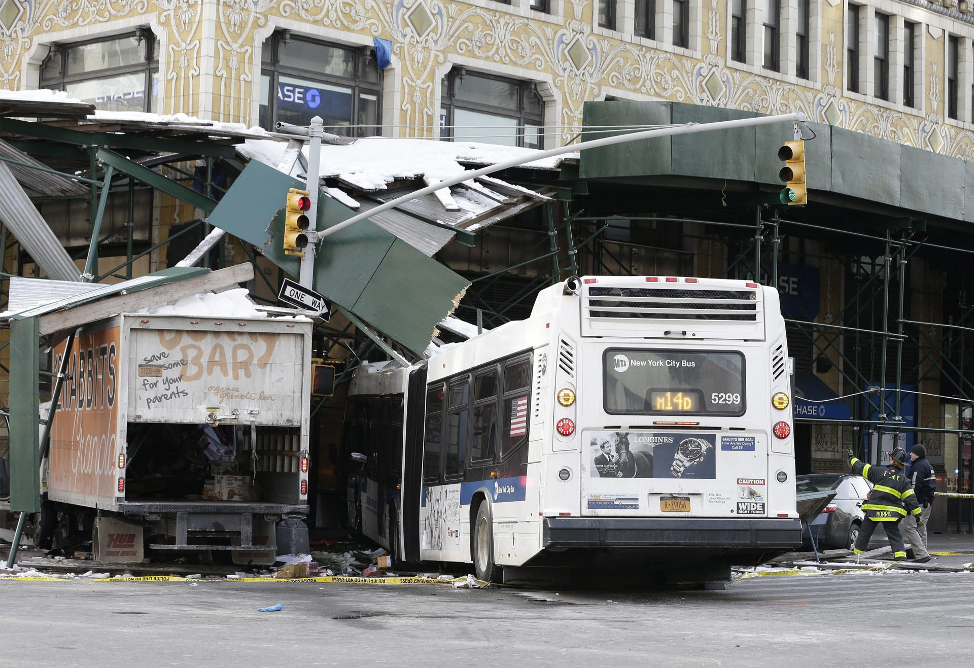 Accidente de bus turístico deja cinco personas muertas cerca de Nueva York Accidente de bus turístico deja cinco personas muertas cerca de Nueva York