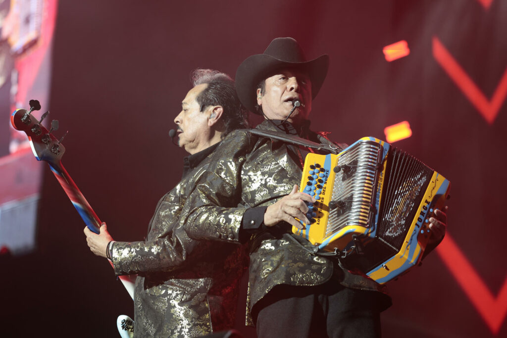 Los Tigres del Norte: Trump debe tomar “otro camino más abierto para el bien de todos”
