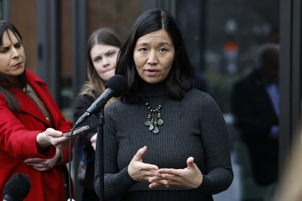 La alcaldesa de Boston defiende con mariachis a los migrantes, ante las "amenazas" de la fiscal Bondi - aed9ccd9b0cf93025170329ce713fb2b15f44f07w-1024x683