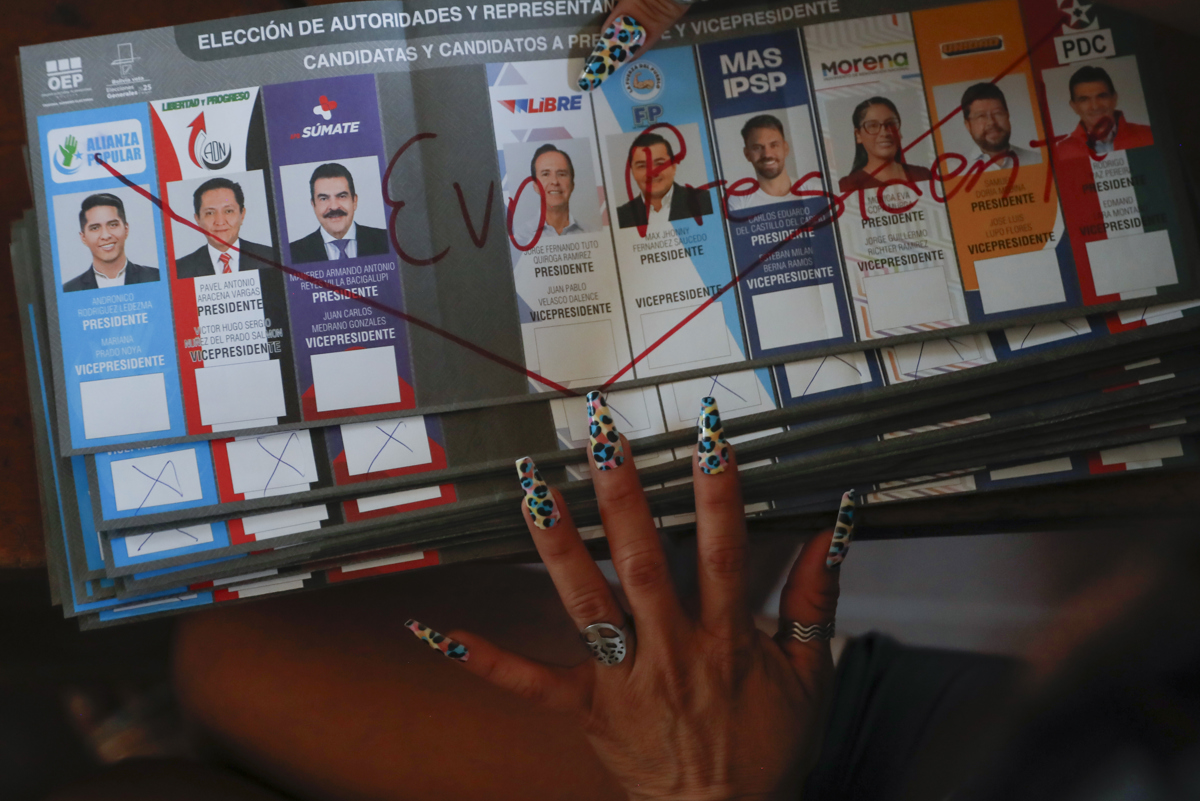 Bolivia se encamina a una inédita segunda vuelta, el análisis de Daniel Zovatto