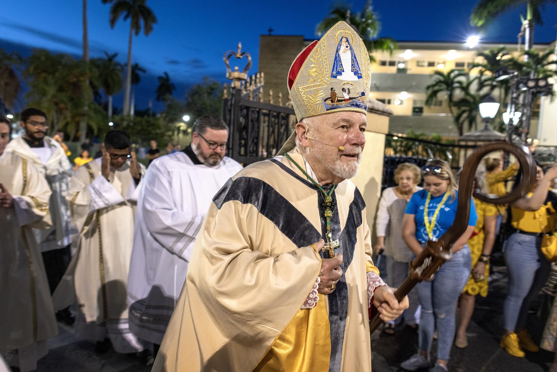 La Arquidiócesis de Miami recibe permiso para ofrecer servicio continuo en Alligator Alcatraz