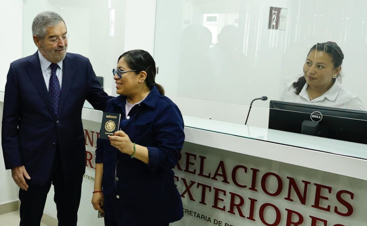 Canciller De la Fuente supervisa operación de oficina de pasaportes en Valle de Chalco