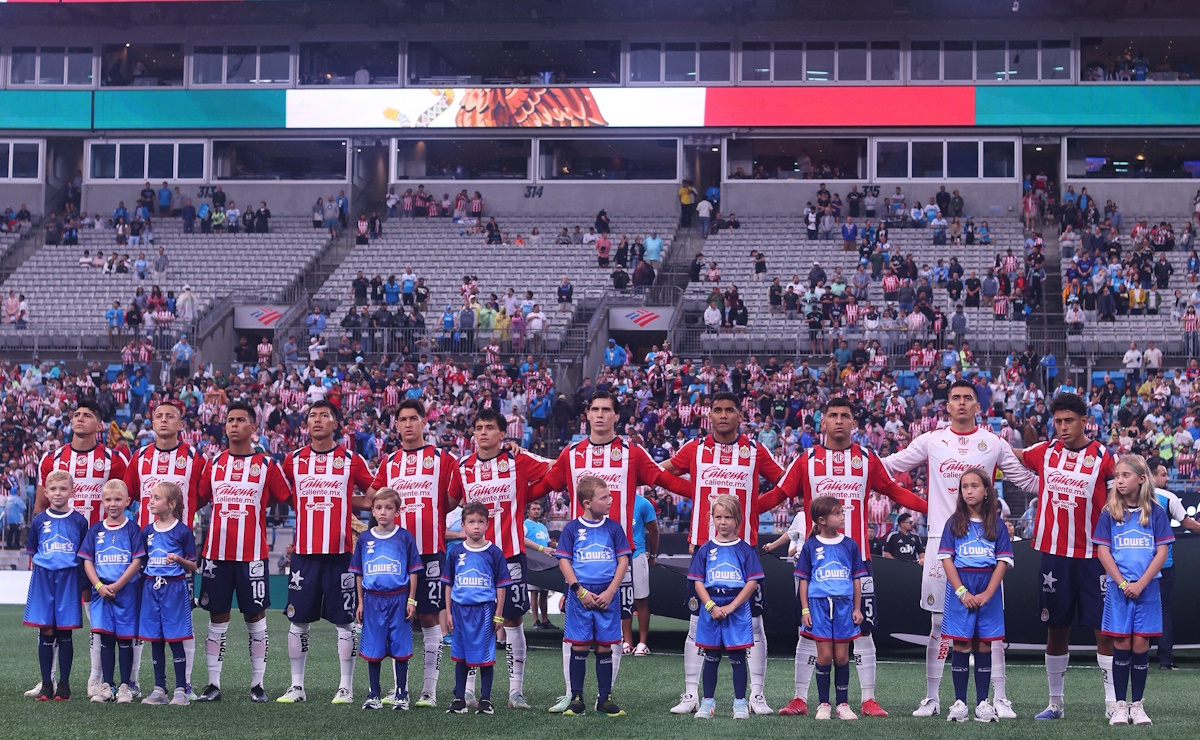 Chivas vencen en penaltis a Charlotte y se mantienen con vida