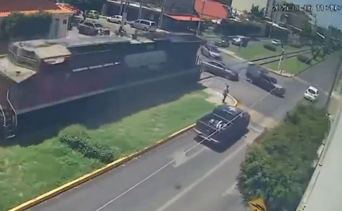 Maquinista se entrega a la Policía tras 45 horas del choque de locomotora en Irapuato