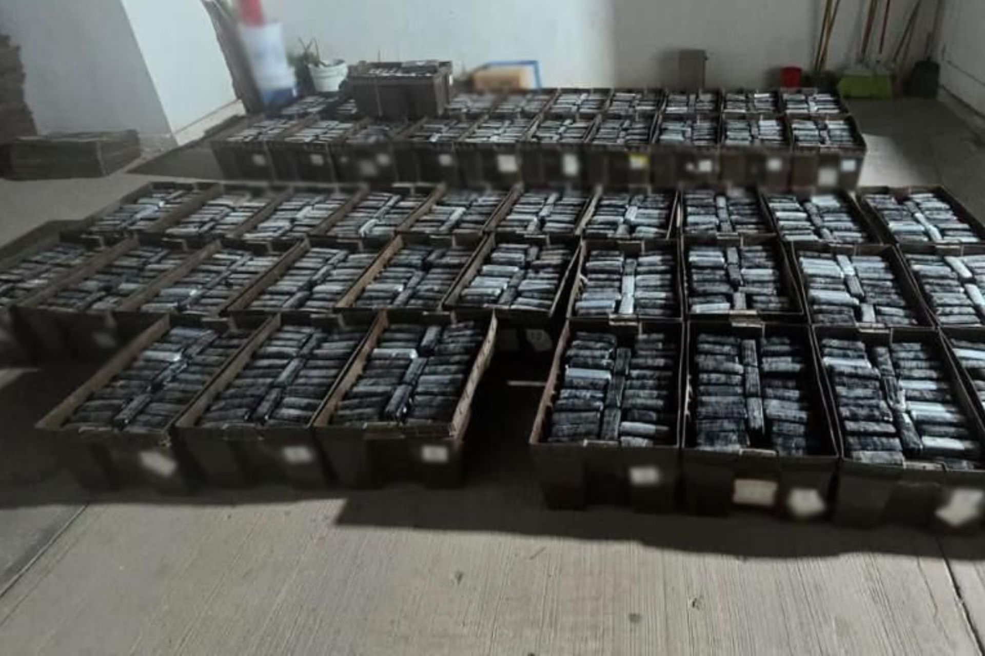 Aseguran tráiler con mil 201 paquetes de cocaína en Sonora