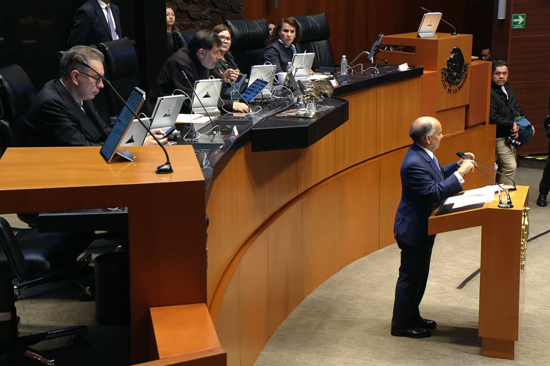 Sesionan en la Comisión Permanente para discutir pelea entre ‘Alito’ Moreno y Fernández Noroña Sesionan en la Comisión Permanente para discutir pelea entre ‘Alito’ Moreno y Fernández Noroña