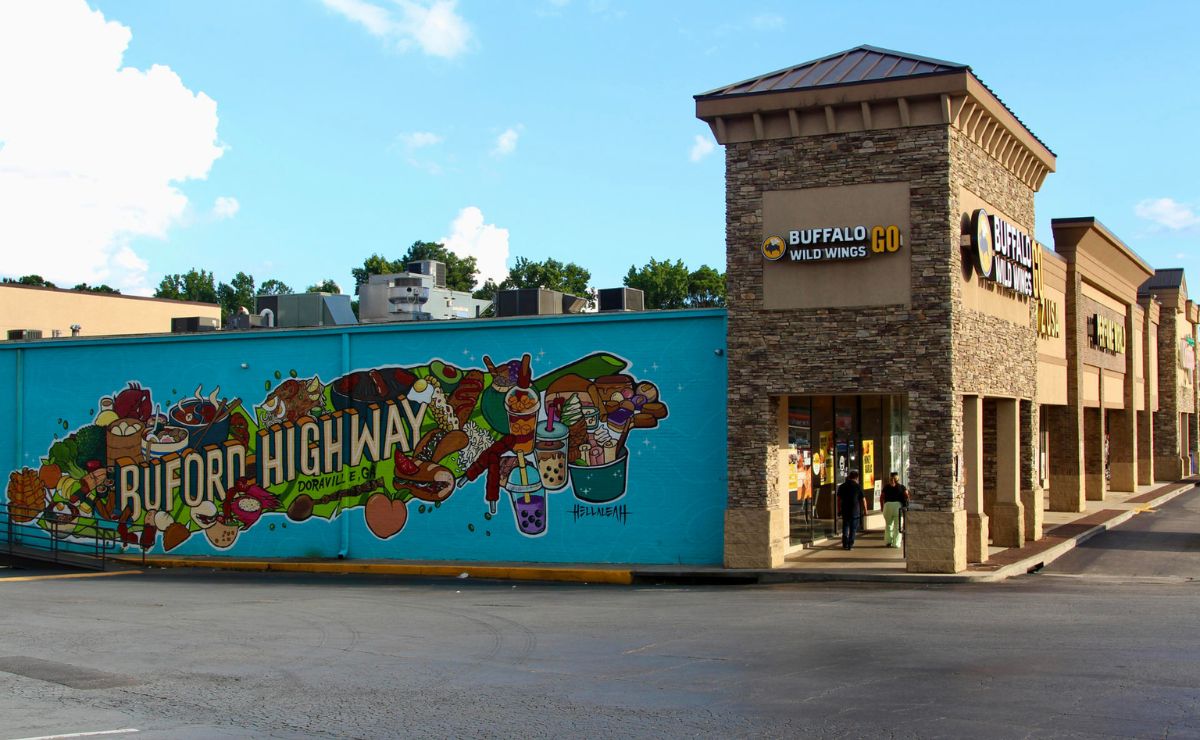 "Ya casi no salimos": temor a redadas paraliza la vida de migrantes en Atlanta - comunidad-buford-highway-de-atlanta-casi-desierta-por-redadas-migrantes