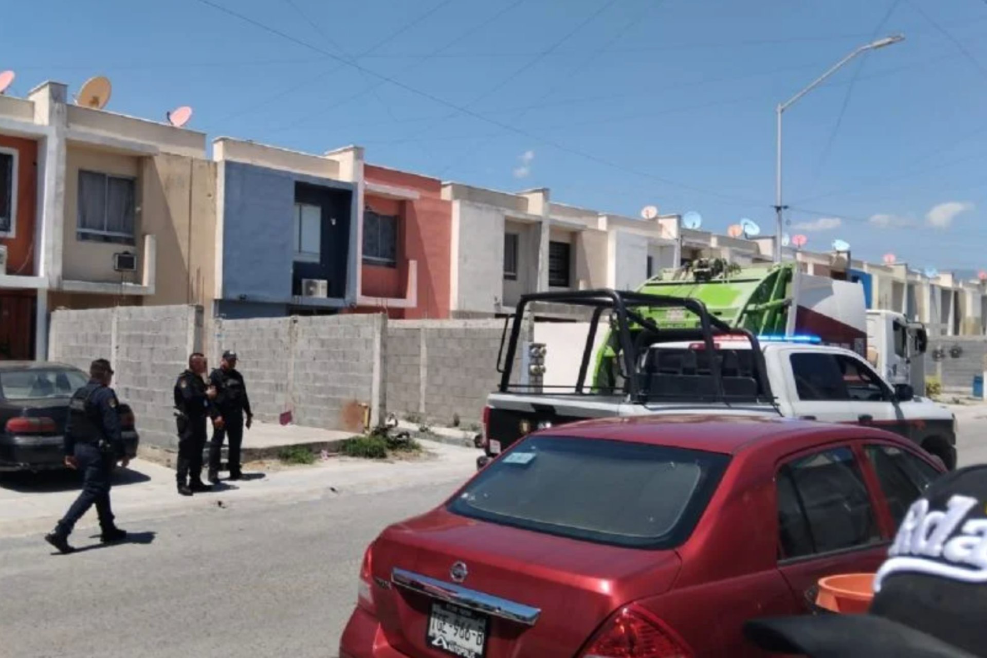 Abandonan cuerpo de bebé en camión recolector de basura en Escobedo, Nuevo León