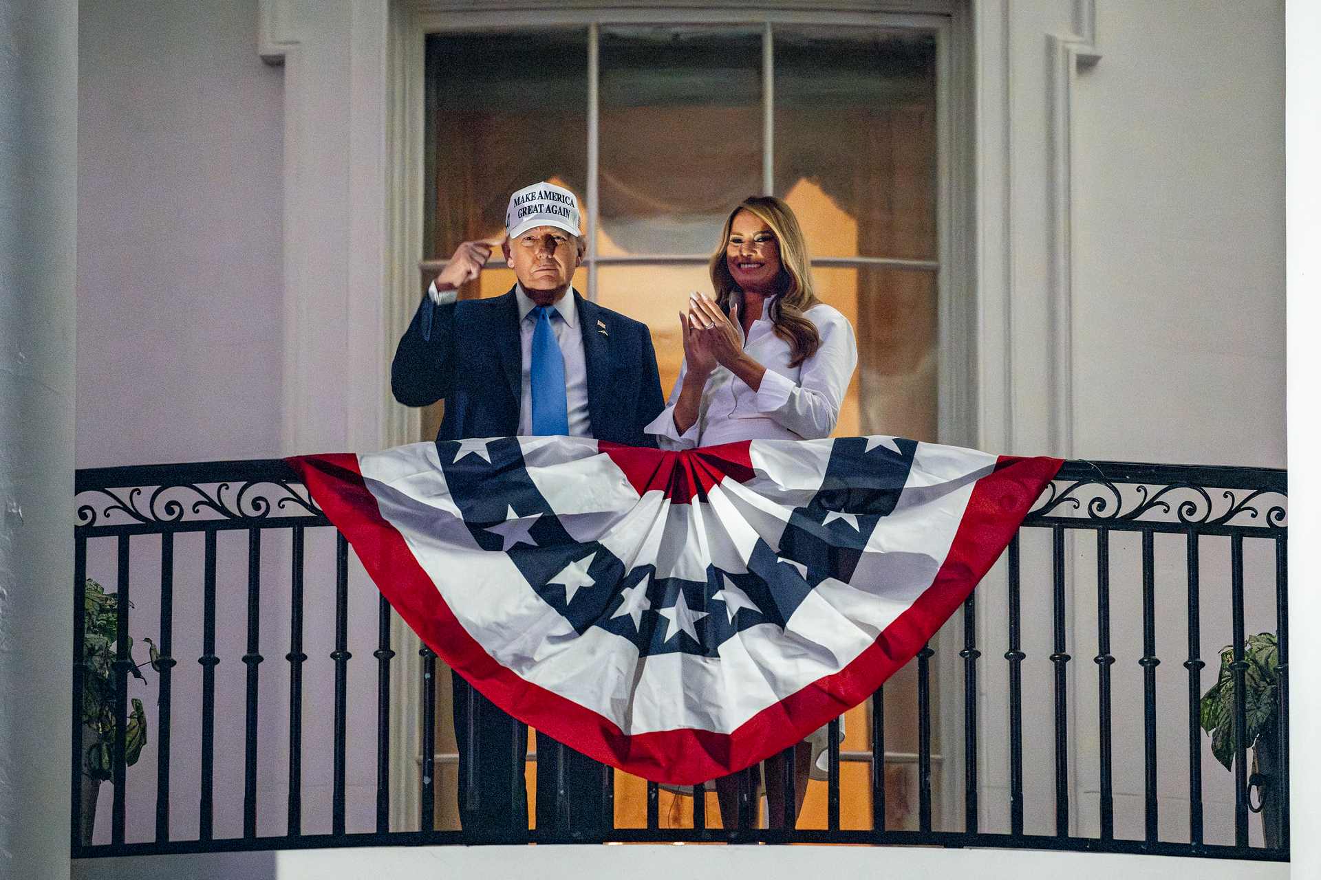 Trump dona el primer salario de su segundo mandato a la renovación de la Casa Blanca