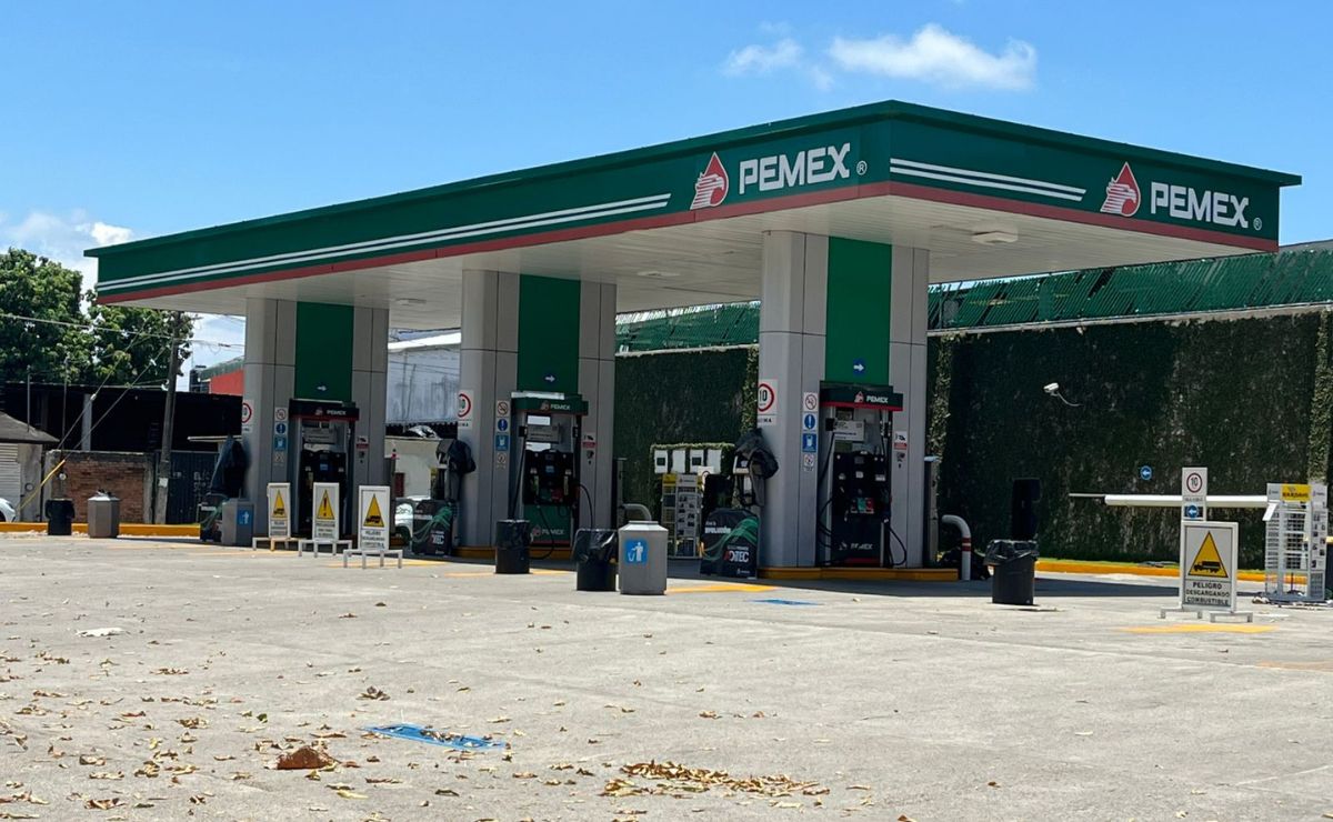 Jubilados provocan desabasto de gasolina en Chiapas; cierran planta de Pemex Jubilados provocan desabasto de gasolina en Chiapas; cierran planta de Pemex