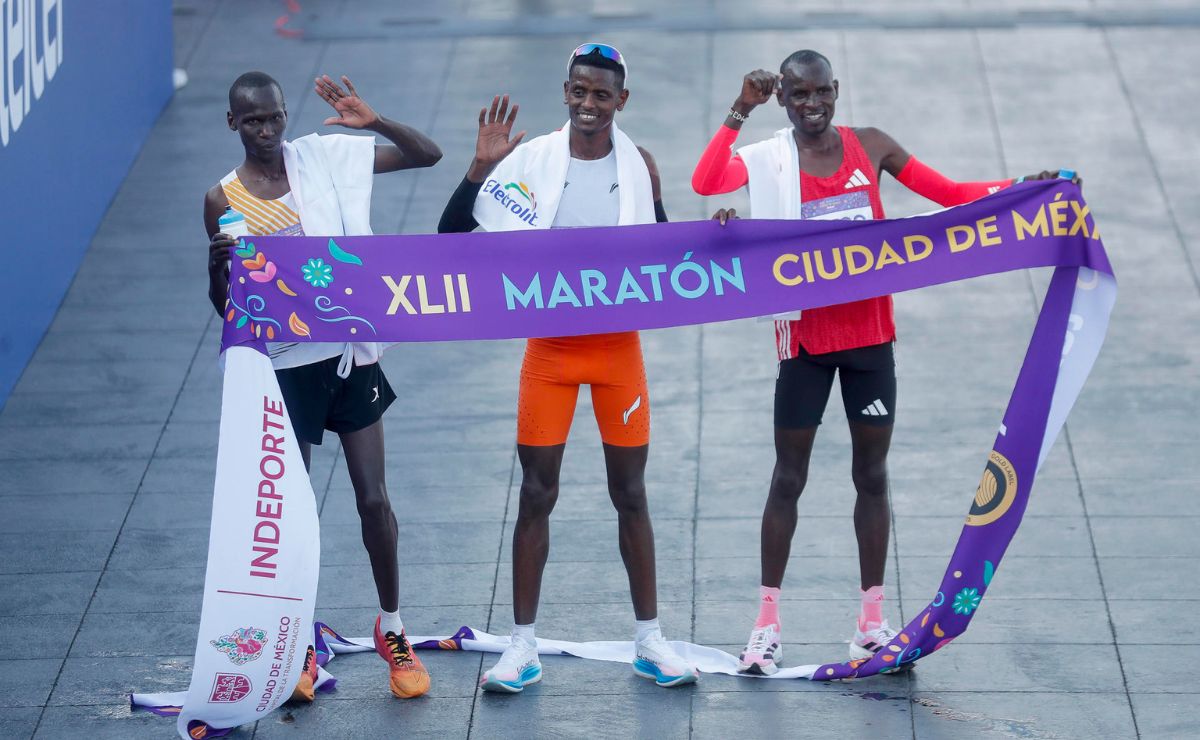 "Todos los años es lo mismo": Atleta en silla de ruedas denuncia baches tras Maratón CDMX 2025 - ganadores-de-la-rama-varonil-del-maraton-cdmx