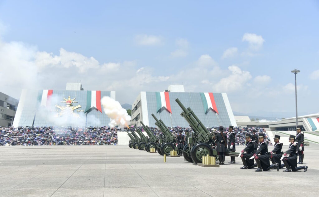 Se gradúan del Heroico Colegio Militar 876 oficiales - graduacion-heroico-colegio-militar-mexico-1024x631