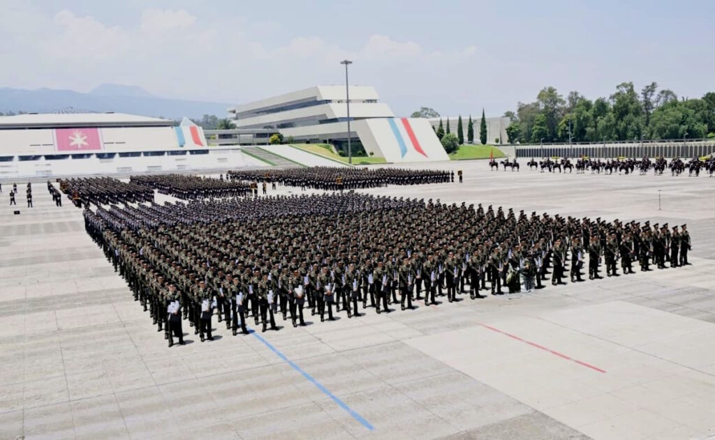 Se gradúan del Heroico Colegio Militar 876 oficiales - graduacion-heroico-colegio-militar-mexico-2-1024x631