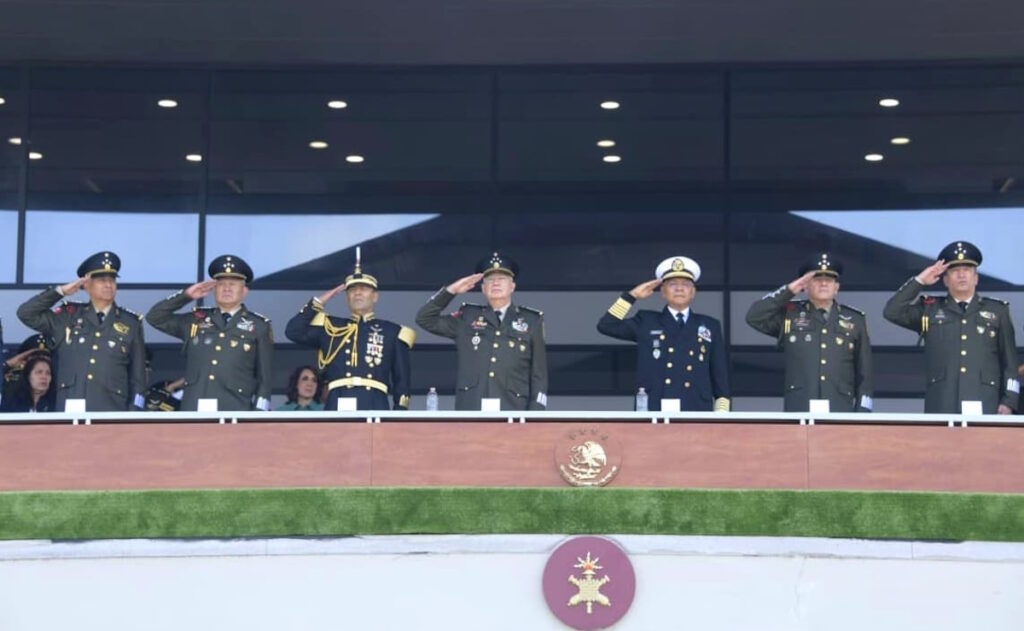 Se gradúan del Heroico Colegio Militar 876 oficiales - graduacion-heroico-colegio-militar-mexico-3-1024x631