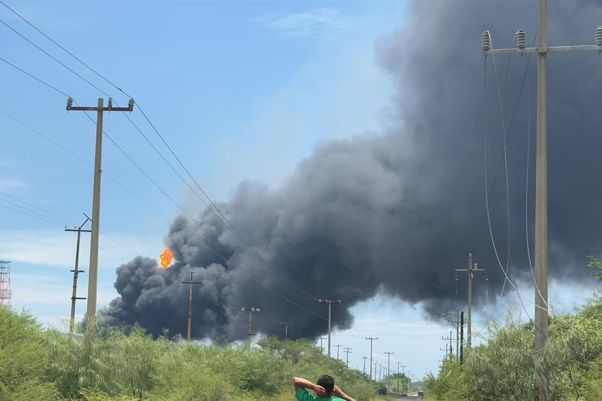 Video: Se registra incendio en refinería de Salina Cruz, Oaxaca Video: Se registra incendio en refinería de Salina Cruz, Oaxaca