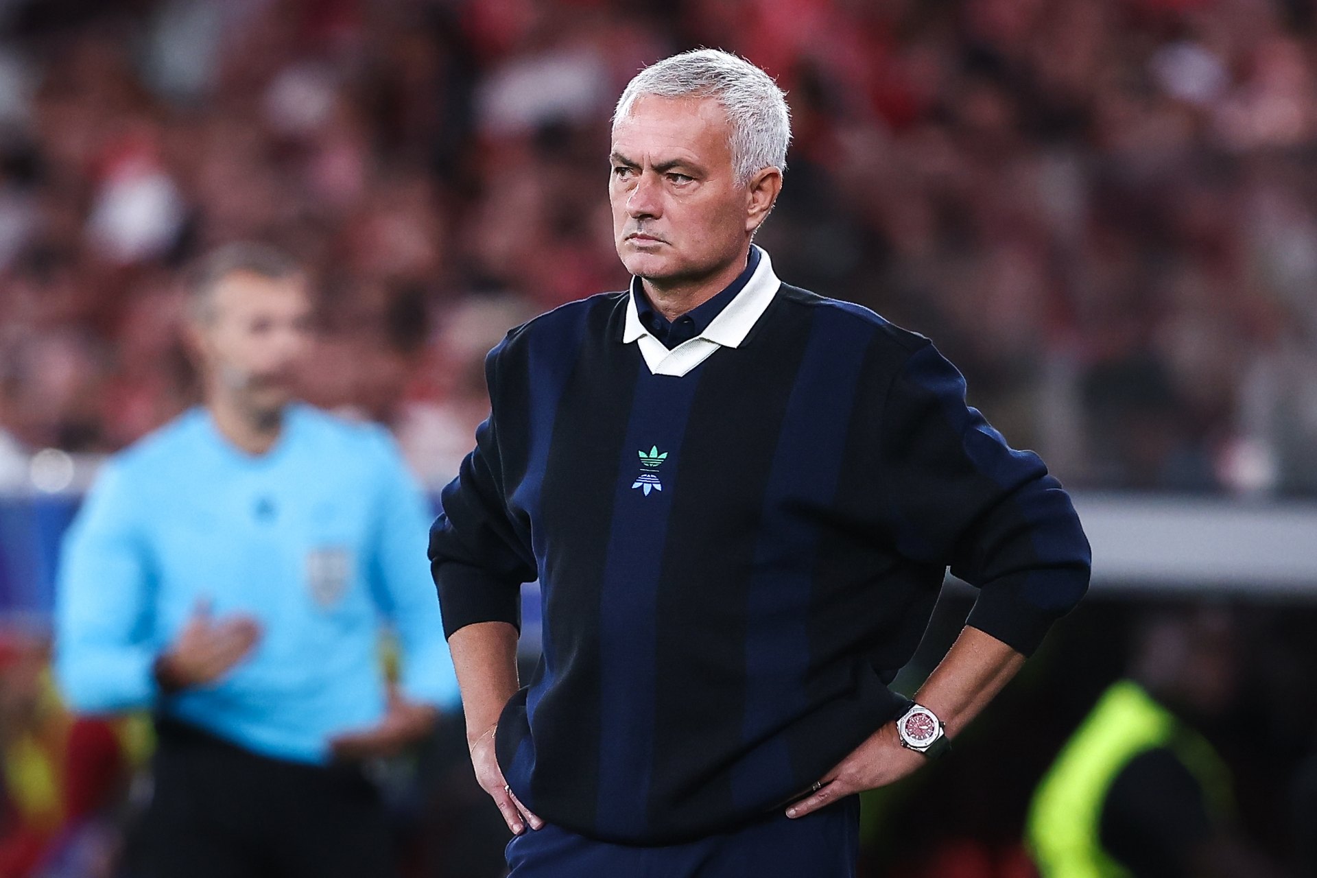 Edson Álvarez se queda sin DT: Fenerbahçe despide a Mourinho