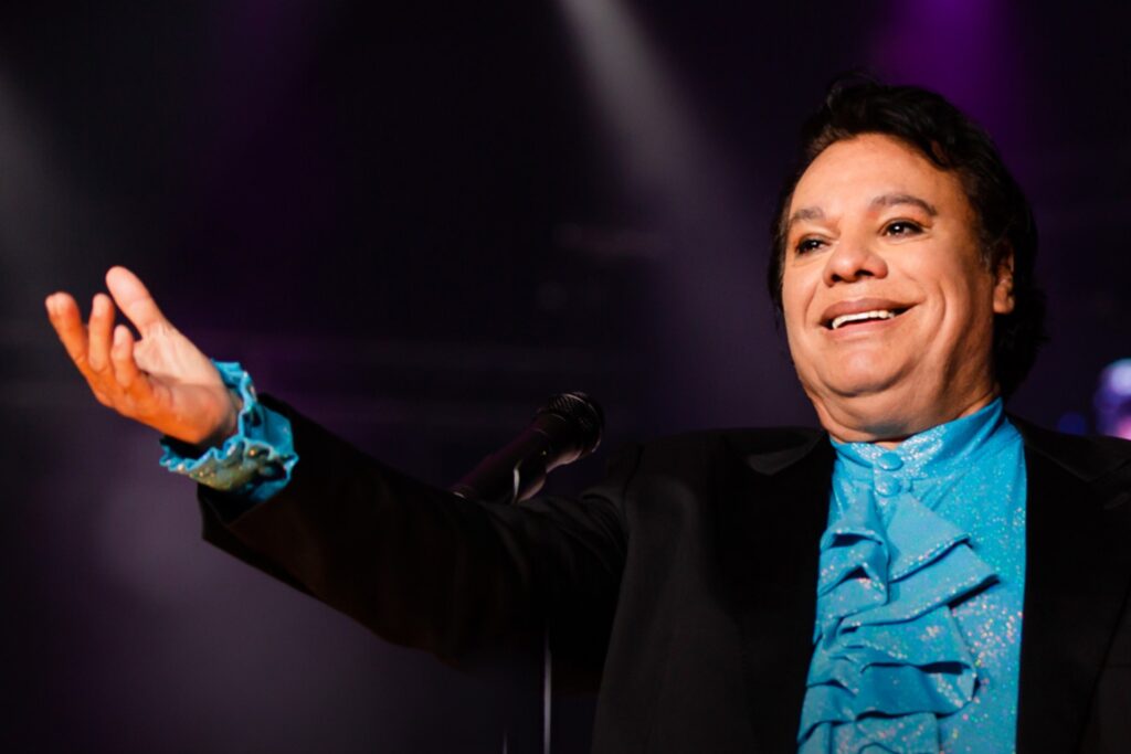 México vuelve a cantarle a Juan Gabriel 10 años después de su muerte