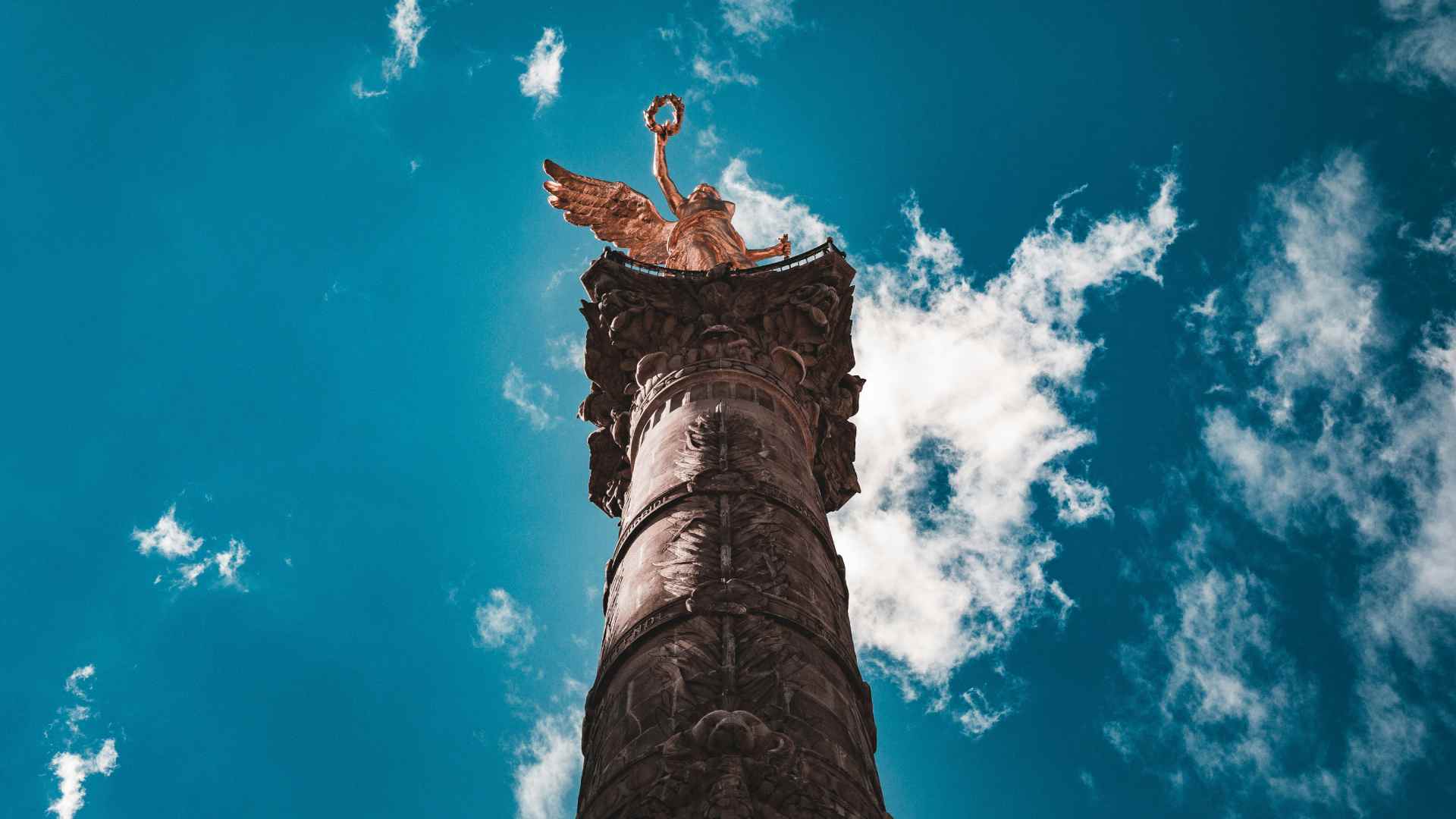 Los kenianos, favoritos en un Maratón de Ciudad de México con 30 mil participantes