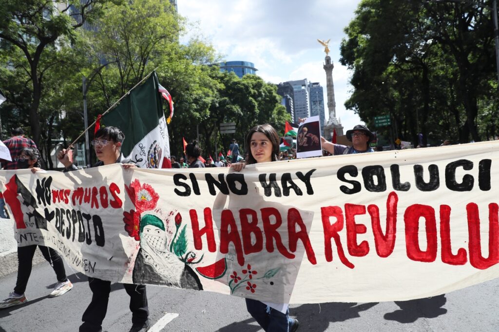 Marchan en CDMX para exigir la entrada de alimentos y medicinas a Gaza - marchan-en-cdmx-para-exigir-la-entrada-de-alimentos-y-medicinas-a-gaza-2-1024x683