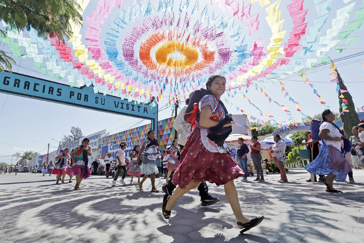 Mujeres en Puebla participan en la Carrera de la Tortilla Mujeres en Puebla participan en la Carrera de la Tortilla