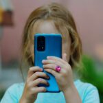 Unión Europea vetará las redes sociales a menores de 13 años