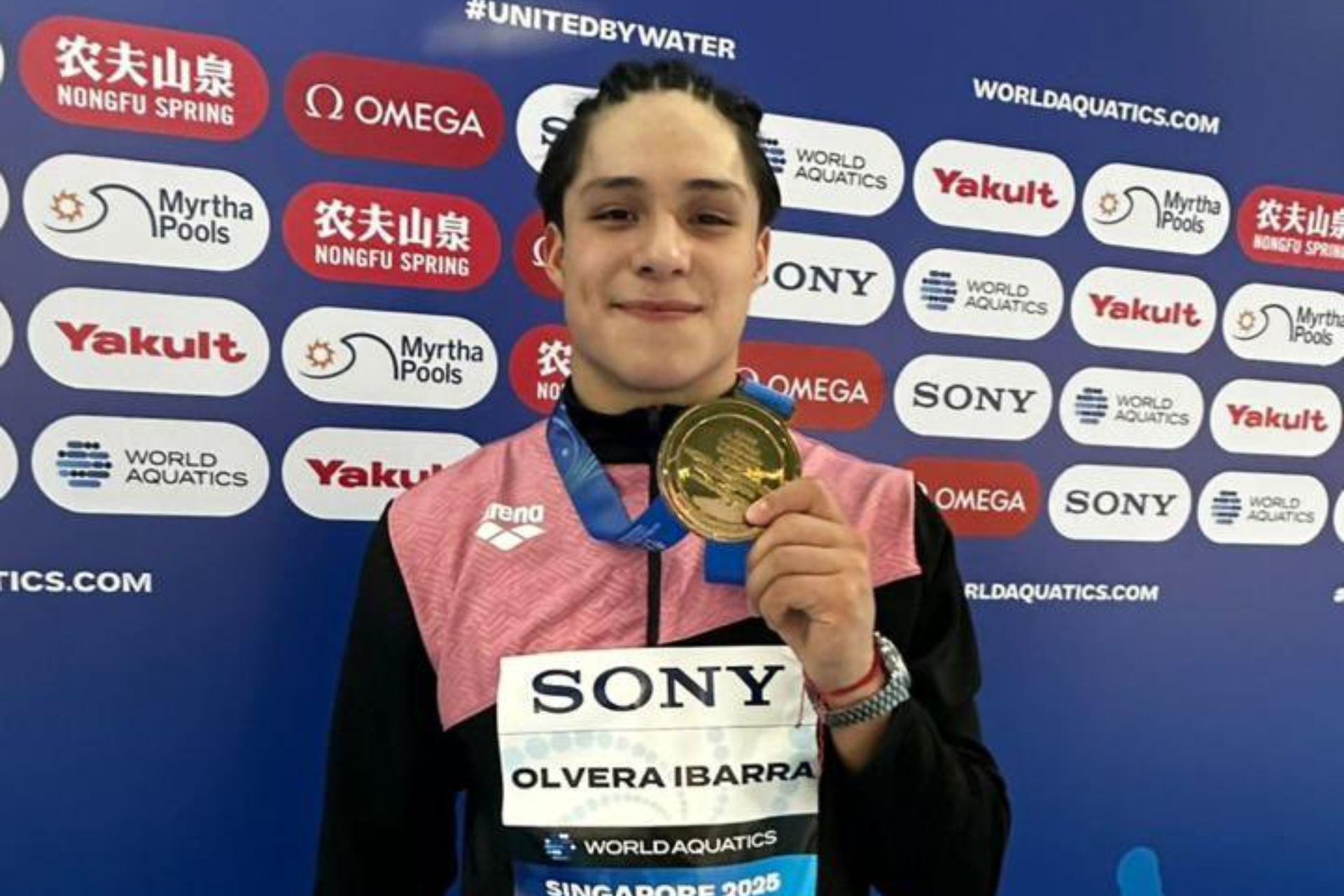 Sheinbaum felicita a Osmar Olvera por su oro en Mundial de Singapur 2025