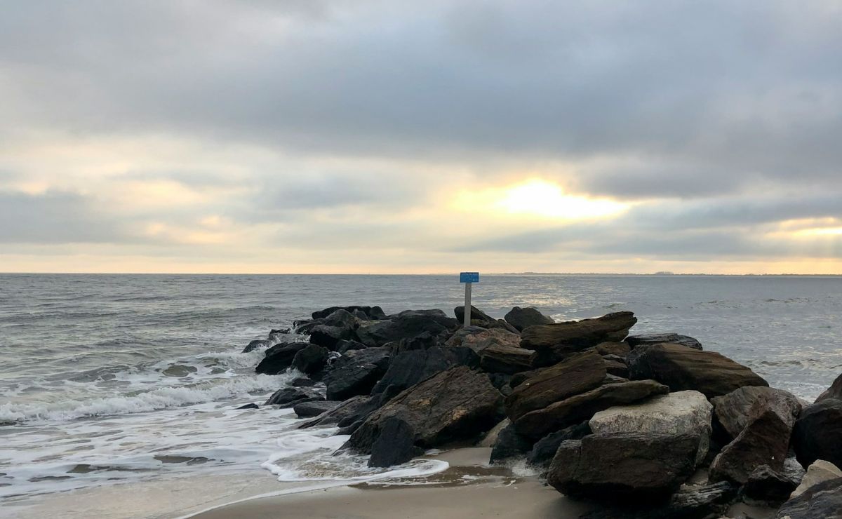 Nueva York cierra sus playas por el huracán ‘Erin’ Nueva York cierra sus playas por el huracán ‘Erin’