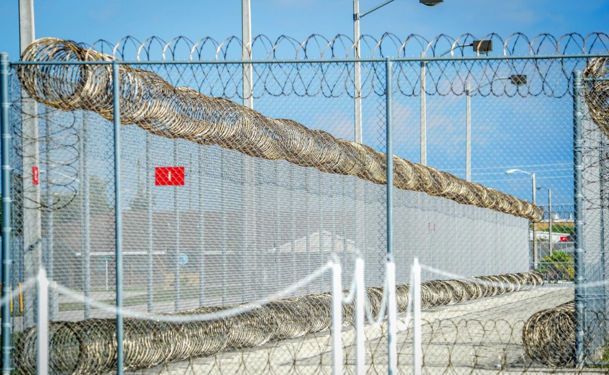 Trump recurre a cárceles locales para albergar migrantes ante alza en detenciones