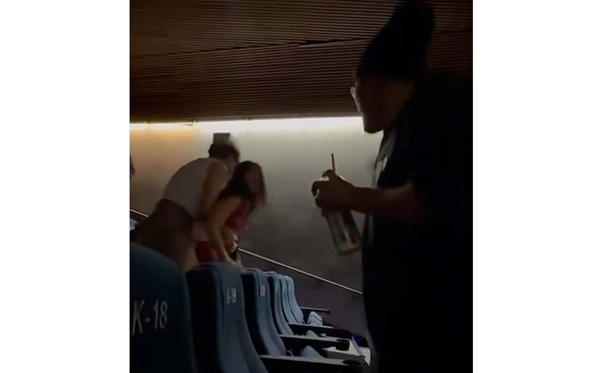 #Video “Lady Cineteca” protagoniza discusión tras no guardar silencio