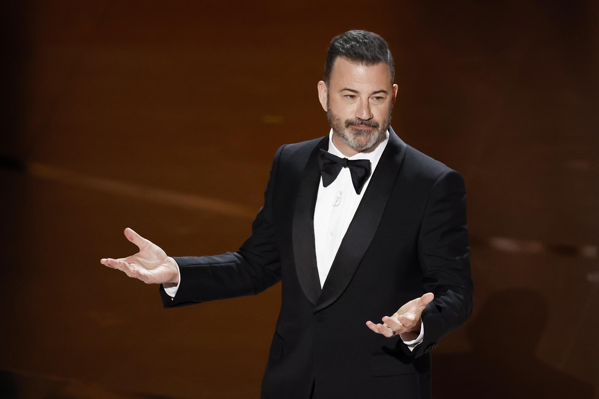 Demócratas exigen explicaciones a la FCC tras suspensión temporal de ‘Jimmy Kimmel Live!’ Demócratas exigen explicaciones a la FCC tras suspensión temporal de ‘Jimmy Kimmel Live!’