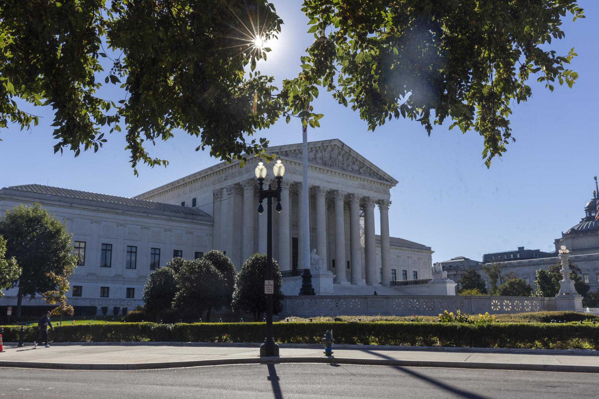 El Supremo autoriza Trump a congelar 4 mil millones de dólares en ayuda exterior El Supremo autoriza Trump a congelar 4 mil millones de dólares en ayuda exterior