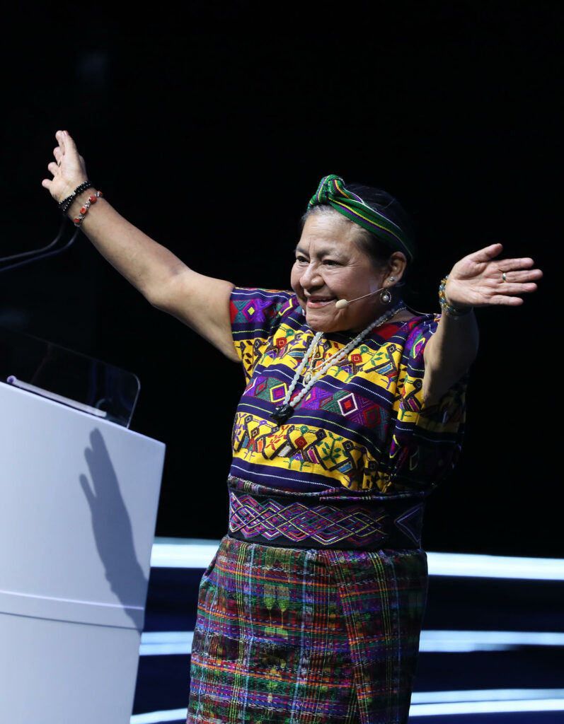 La Nobel de la Paz Rigoberta Menchú advierte sobre la deshumanización en la era digital - 6c0dd3dc0c2df4a956d79204233c6eef1ec1365fw-797x1024