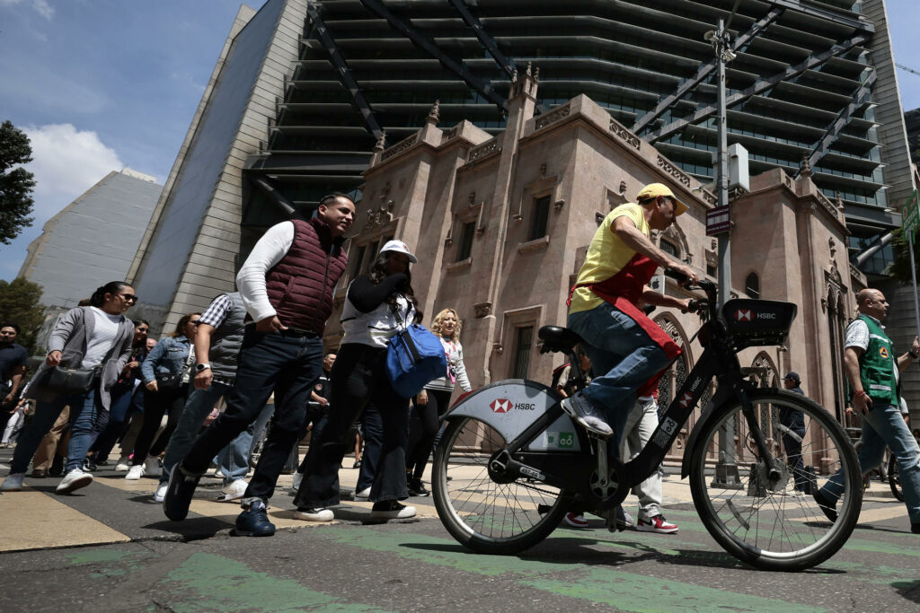México realiza simulacro 40 años después de trágico terremoto con alertas en los celulares - 82de5d5f46f43e681efd752e98eda4433c7e5a25w-1024x683