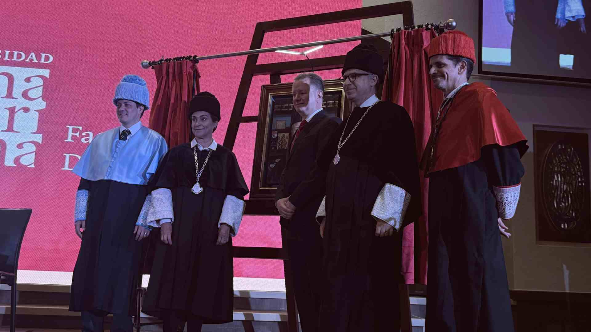 Reconocen trayectoria de docentes en el 55 aniversario de la Facultad de Derecho de la UP