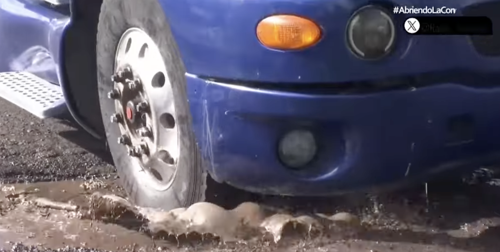 Así está el Periférico Norte: baches, abandono y riesgo total
