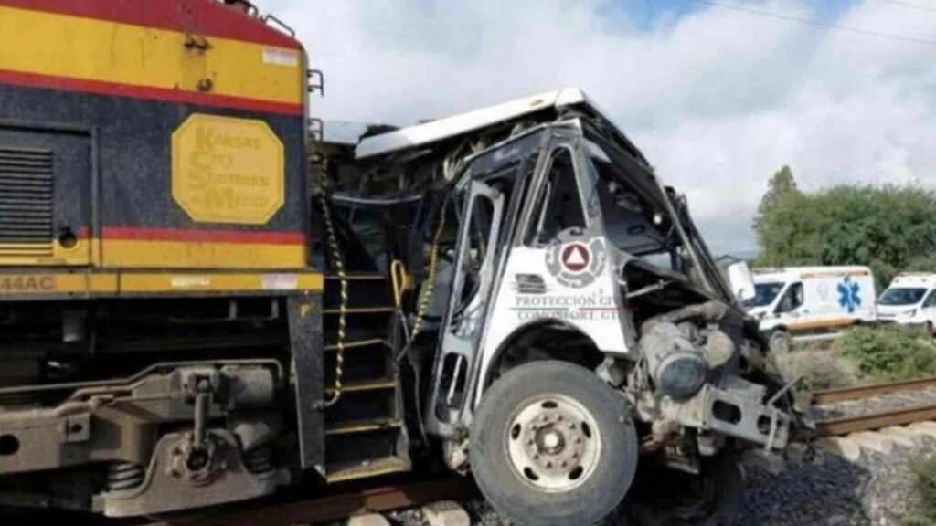Choque entre tren y autobús de pasajeros deja seis muertos en Guanajuato - choque-entre-tren-y-autobus-de-pasajeros-deja-cinco-muertos-en-guanajuato-1-1-1024x576