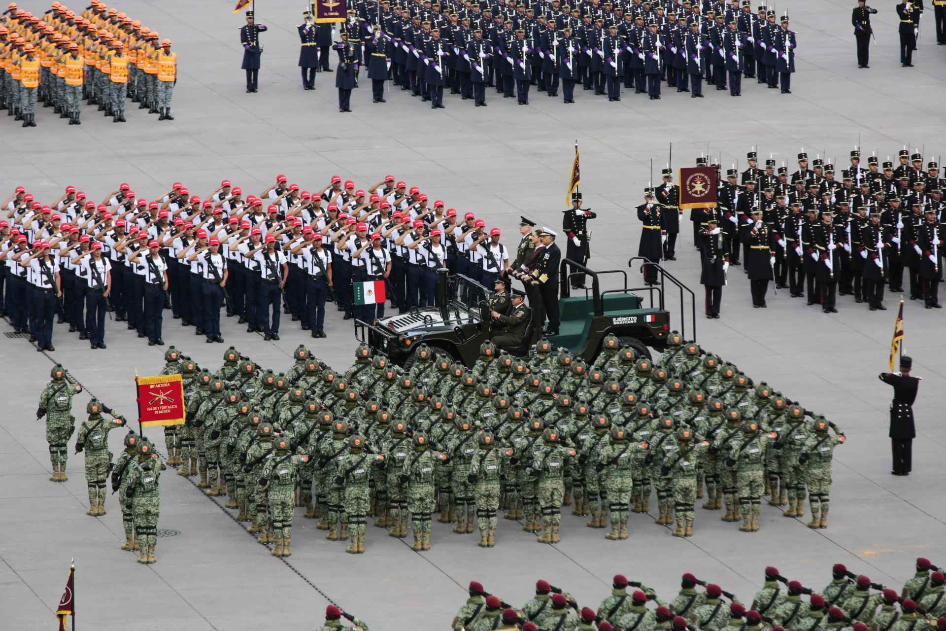 En Vivo: Desfile con motivo del 216 Aniversario de la Independencia de México En Vivo: Desfile con motivo del 216 Aniversario de la Independencia de México