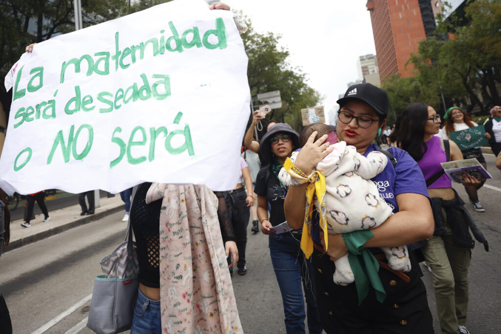 Despenalización total y accesibilidad: la lucha feminista por el aborto persiste en México - despenalizacion-total-y-accesibilidad-la-lucha-feminista-por-el-aborto-persiste-en-mexico-1024x683