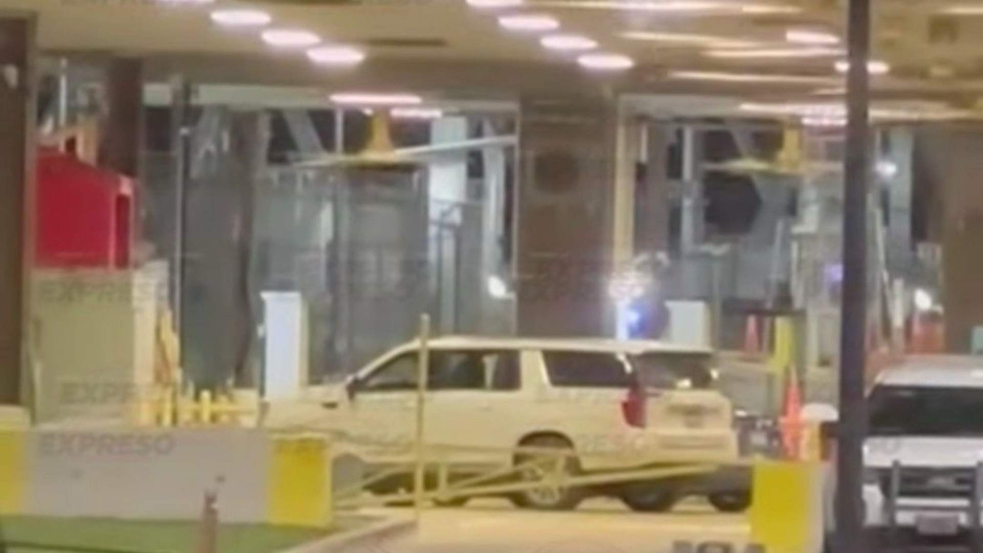 Revocan visa a ‘La Borrega’ y lo regresan a México tras 14 horas detenido