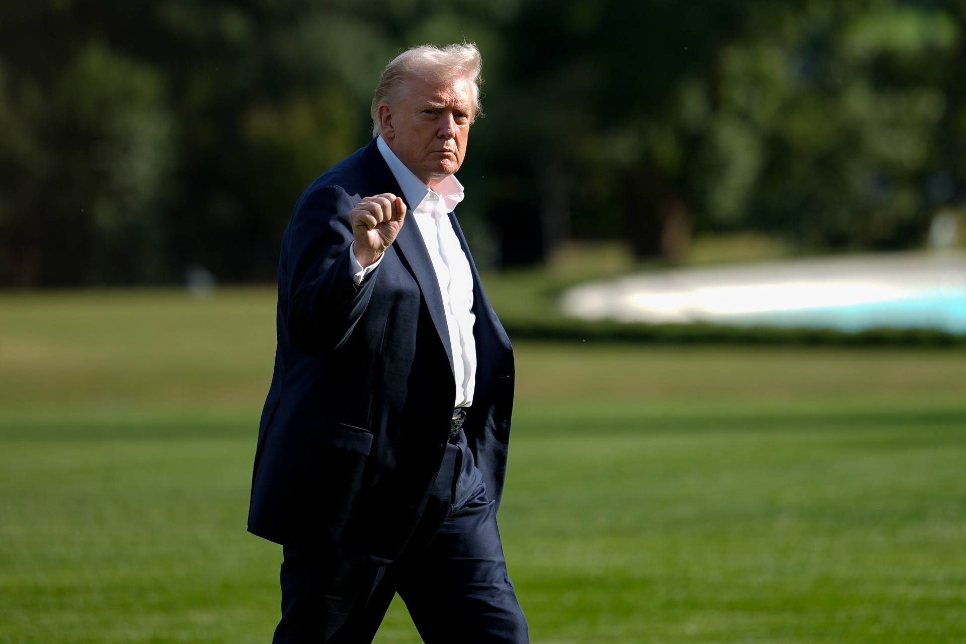 Trump anuncia aranceles de 100 % a películas extranjeras