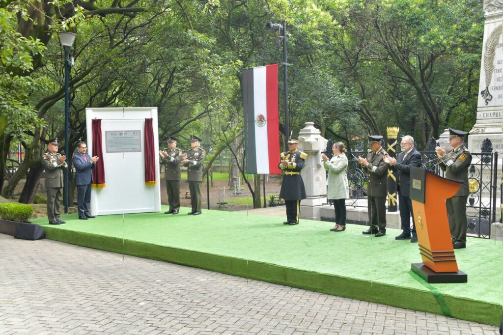 Encabeza Defensa ceremonia de restauración de monumentos históricos en Chapultepec - encabeza-defensa-ceremonia-de-restauracion-de-monumentos-historicos-en-chapultepec-11-1024x682