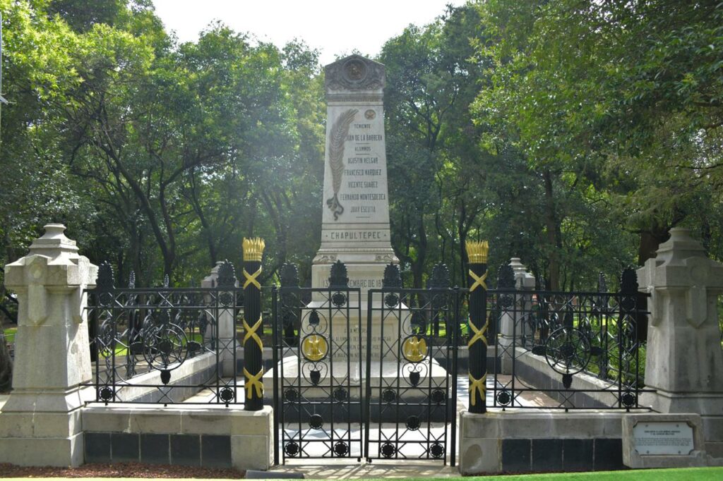 Encabeza Defensa ceremonia de restauración de monumentos históricos en Chapultepec - encabeza-defensa-ceremonia-de-restauracion-de-monumentos-historicos-en-chapultepec-9-1024x682