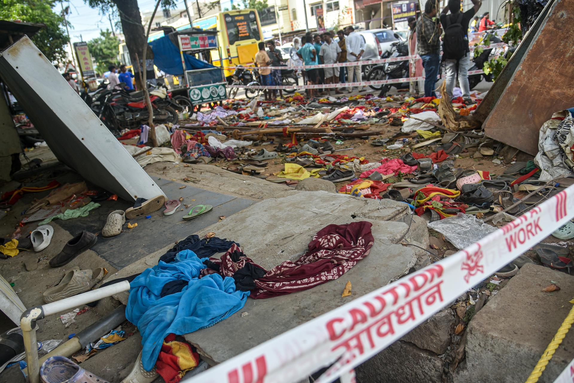 Estampida durante mitin político en India deja 40 muertos Estampida durante mitin político en India deja 40 muertos