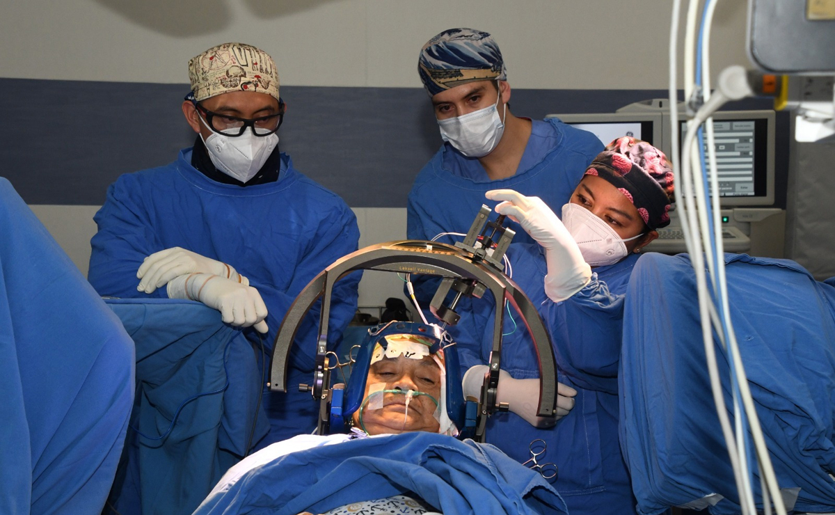 Marina mejora la calidad de vida de pacientes con Parkinson con cirugías y tecnología única en México